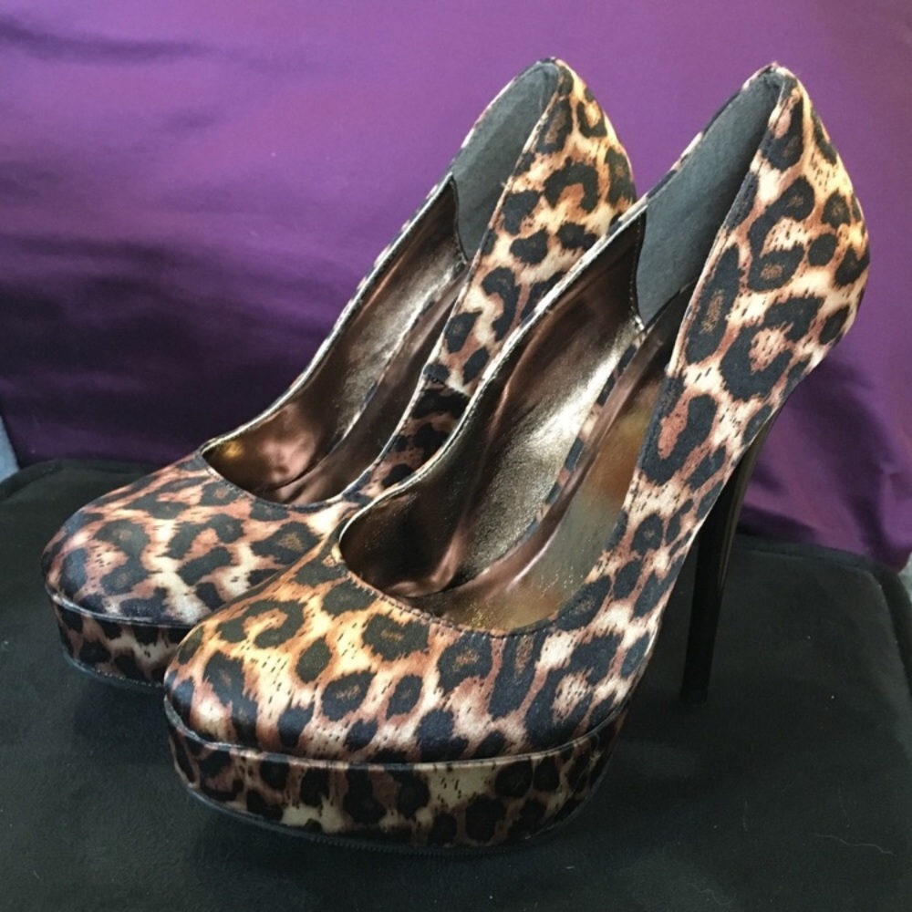 Charlotte Russe Cheetah high heels size 6